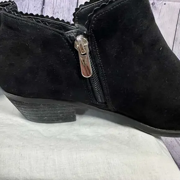 Torrid Black Faux Suede Side Dip Ankle Booties - Picture 4 of 8